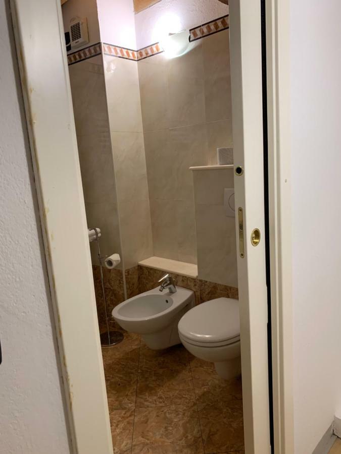 Vicolo Duelli Apartment แฟร์รารา ภายนอก รูปภาพ