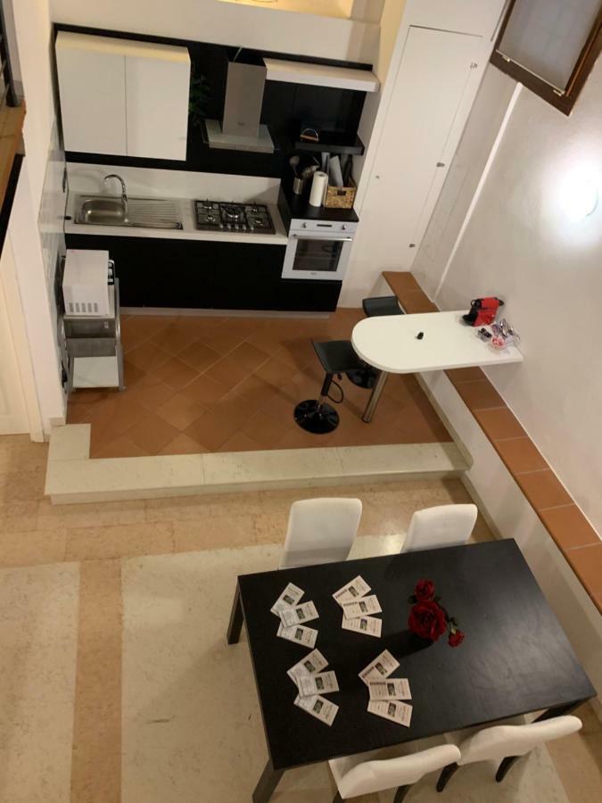Vicolo Duelli Apartment แฟร์รารา ภายนอก รูปภาพ